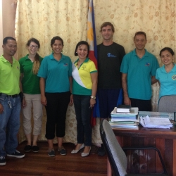 Picture of the Reef-World team with the Green Fins team in Dauin, Philippines. 