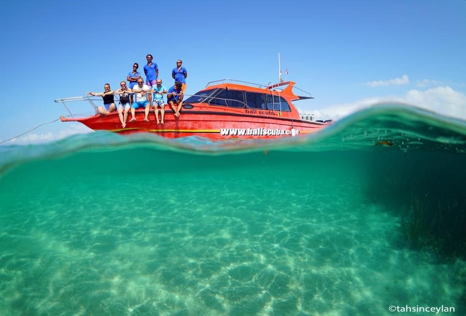 Picture of people on a Bali Scuba boat on the ocean. 